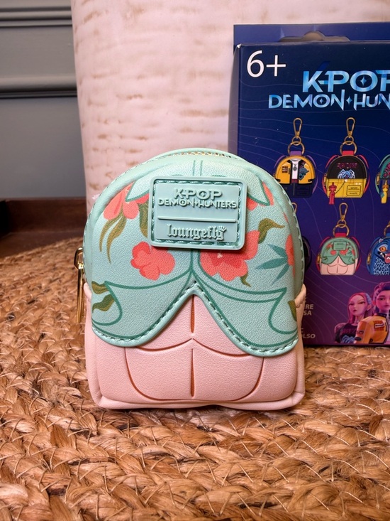 keychain ivivva mini backpack